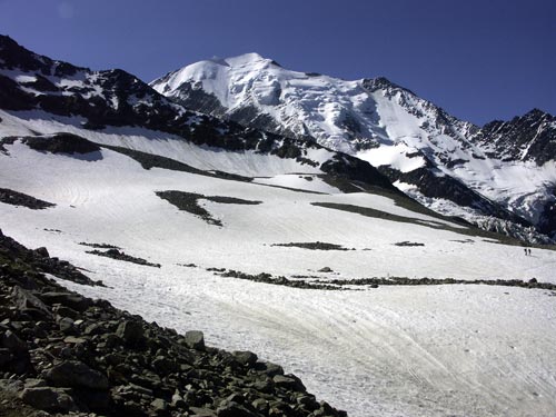 Sn�hu za��n� p�ib�vat