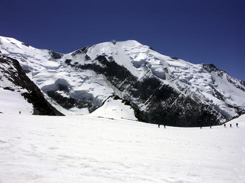 Plato u chaty Tete Rousse 3167m