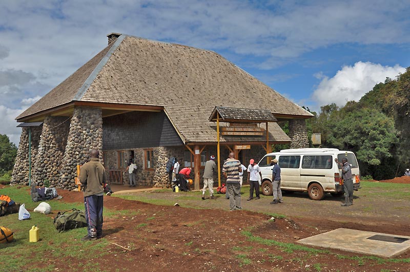 Vstupn brna do Nrodnho parku Mt Kenya