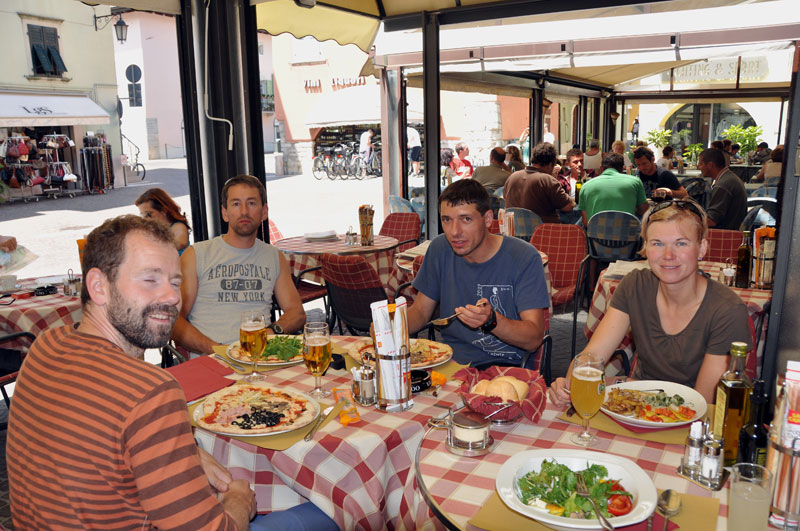 Neokusit italskou pizzu by byl hch