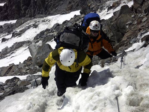 Z�v�re�n� ��st je zaji�ten� lany